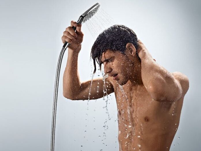 A contrast shower perfectly tones a man’s body, thereby strengthening potency